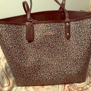 EUC Coach reversible tote